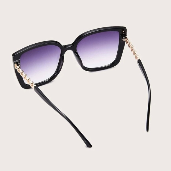 Not basic oversized chain link sunglasses - Picture 3 of 3